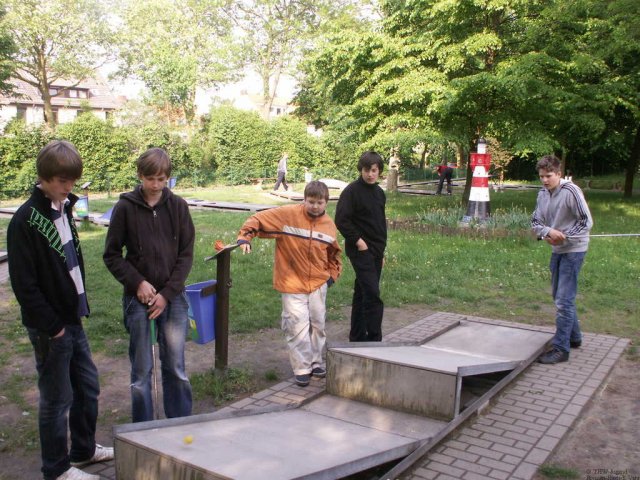 06THWMinigolf070509-1
