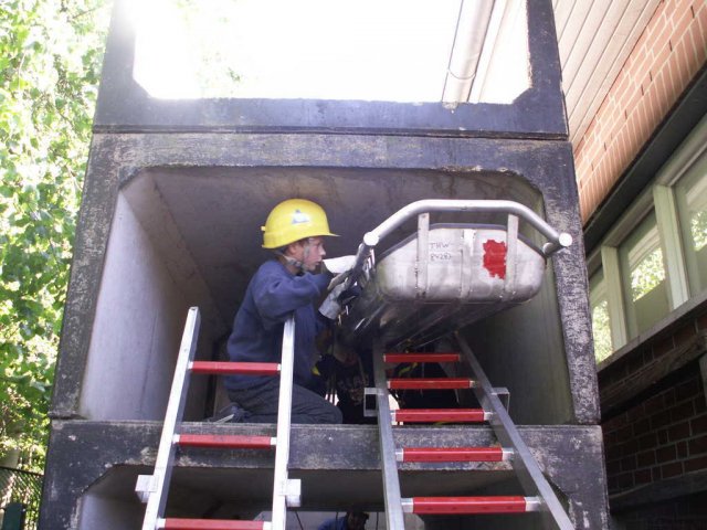 15THWBergungVerletzter280509-11