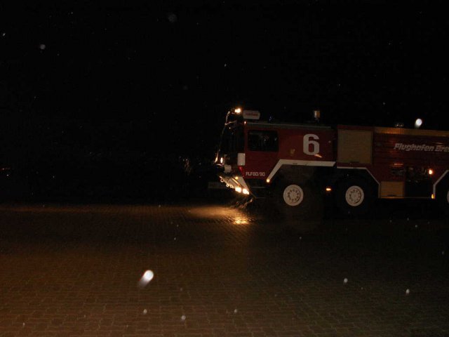 203THW-JugendFlughafenfeuerwehr181007