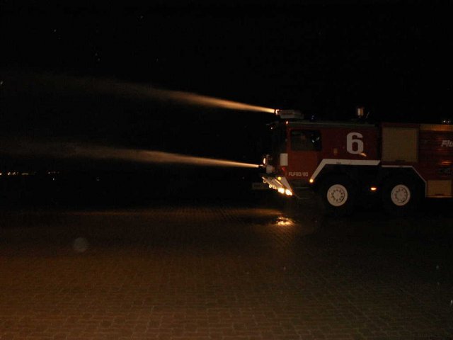 204THW-JugendFlughafenfeuerwehr181007